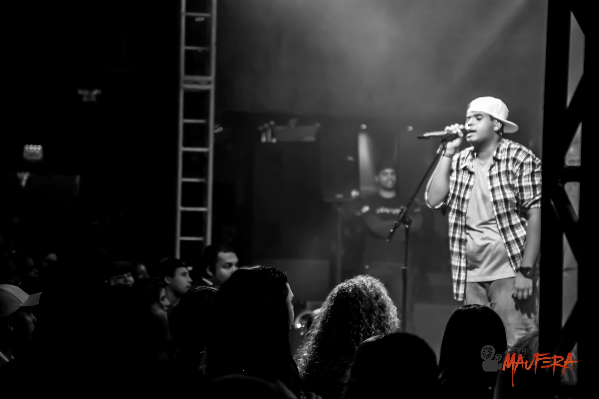 Lucas e Perícles P&B palco