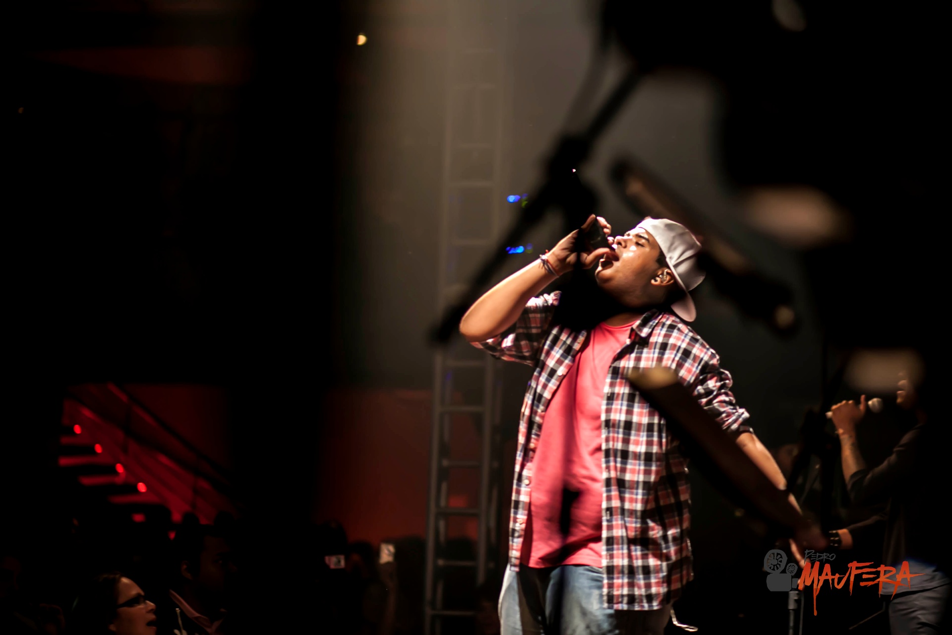 Lucas e Perícles cantando alto